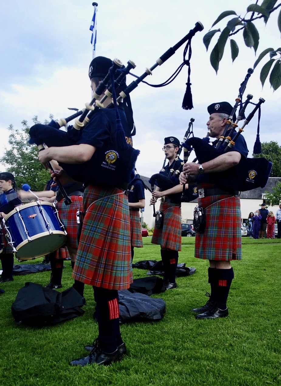 5 Fascinating Things About Scotland's Bagpipes - Christine Bedenis